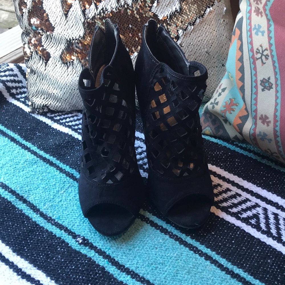 3”  Black Heels!